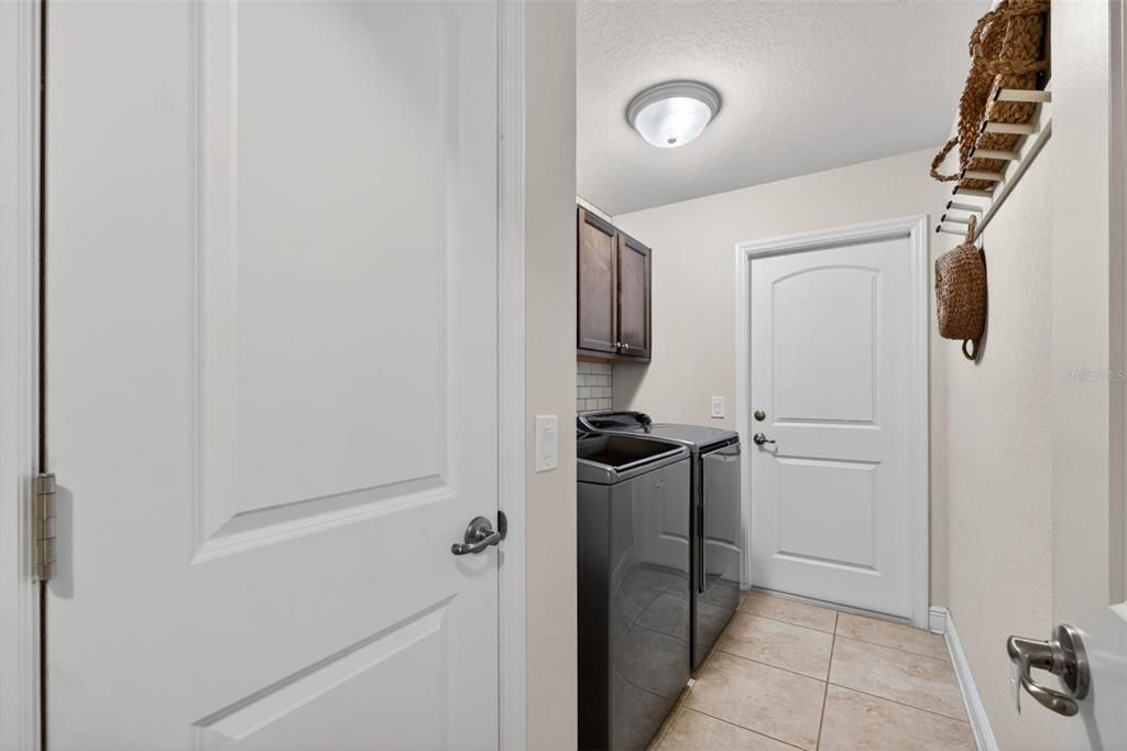 For Rent: $2,350 (4 beds, 2 baths, 1858 Square Feet)