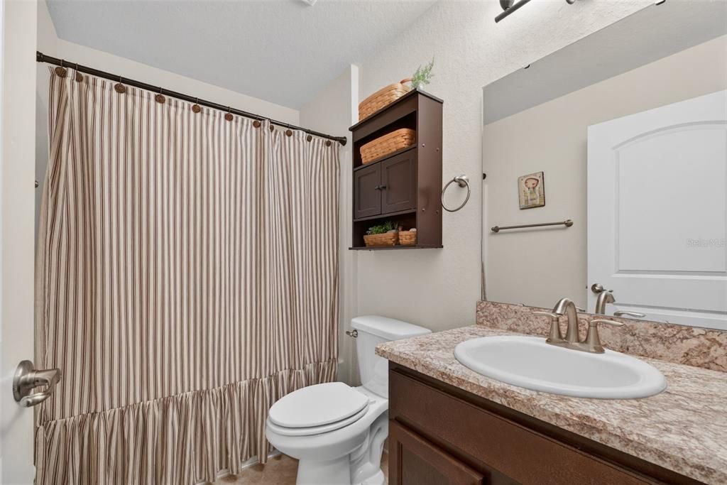 For Rent: $2,350 (4 beds, 2 baths, 1858 Square Feet)
