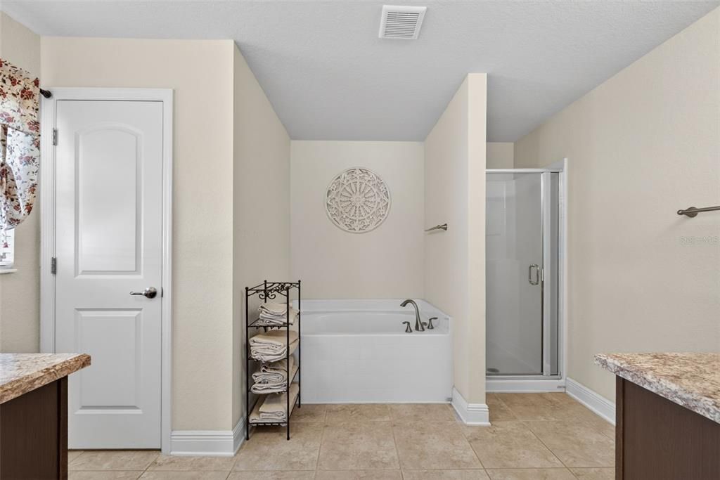 For Rent: $2,350 (4 beds, 2 baths, 1858 Square Feet)