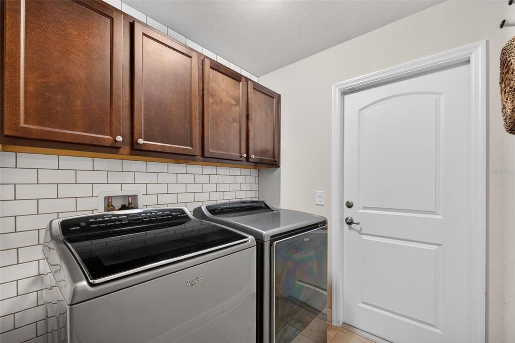 For Rent: $2,350 (4 beds, 2 baths, 1858 Square Feet)