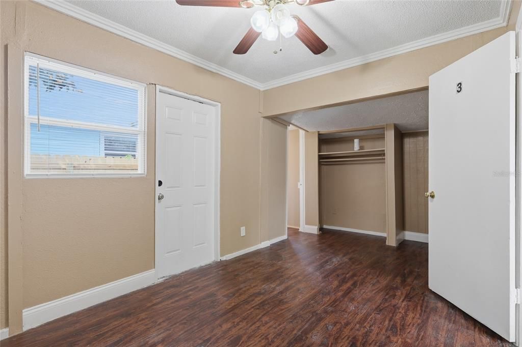 For Rent: $2,000 (3 beds, 2 baths, 828 Square Feet)