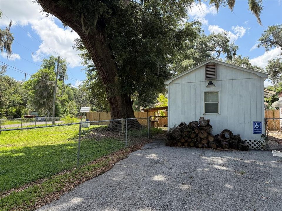 For Sale: $135,000 (2 beds, 1 baths, 1056 Square Feet)