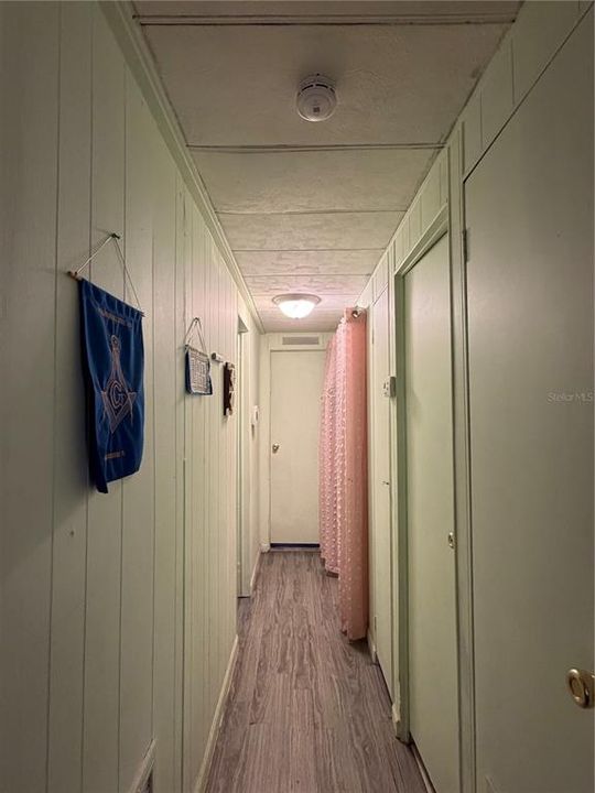 For Sale: $135,000 (2 beds, 1 baths, 1056 Square Feet)