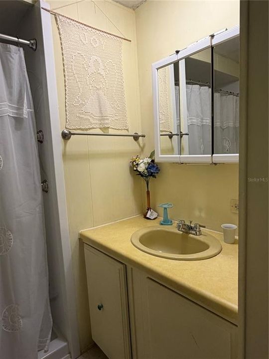 For Sale: $135,000 (2 beds, 1 baths, 1056 Square Feet)