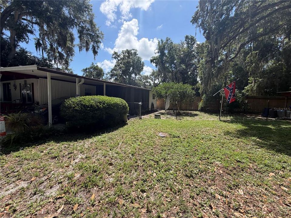 For Sale: $135,000 (2 beds, 1 baths, 1056 Square Feet)