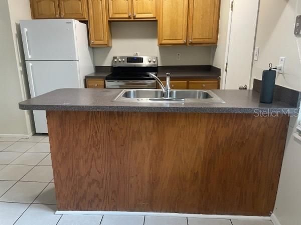 For Rent: $1,800 (3 beds, 1 baths, 1120 Square Feet)