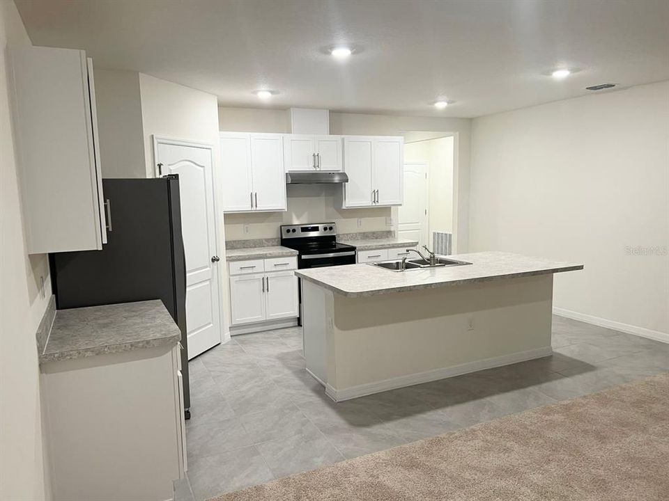 En Renta: $1,999 (4 camas, 2 baños, 1872 Pies cuadrados)