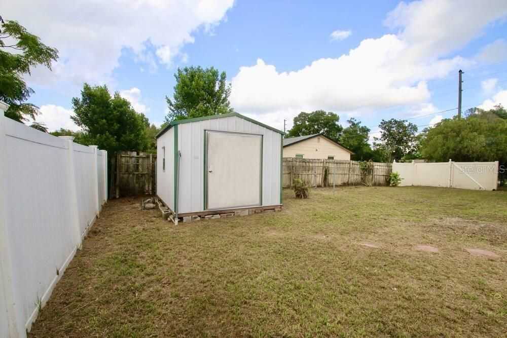 Activo con contrato: $329,900 (4 camas, 2 baños, 1213 Pies cuadrados)