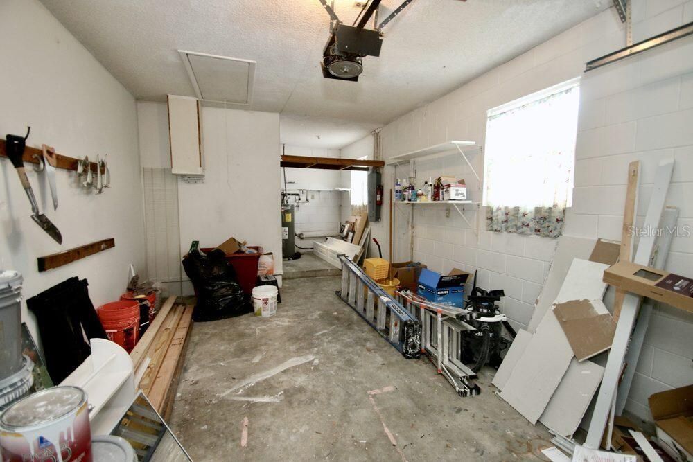Activo con contrato: $329,900 (4 camas, 2 baños, 1213 Pies cuadrados)