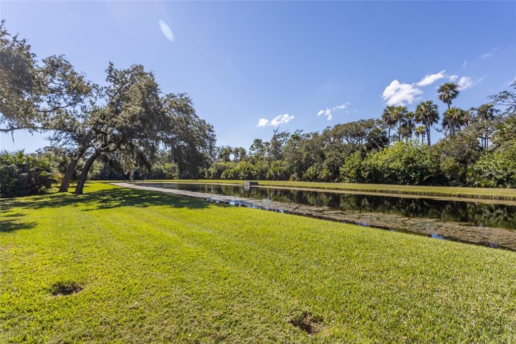 待售: $149,900 (0.24 acres)