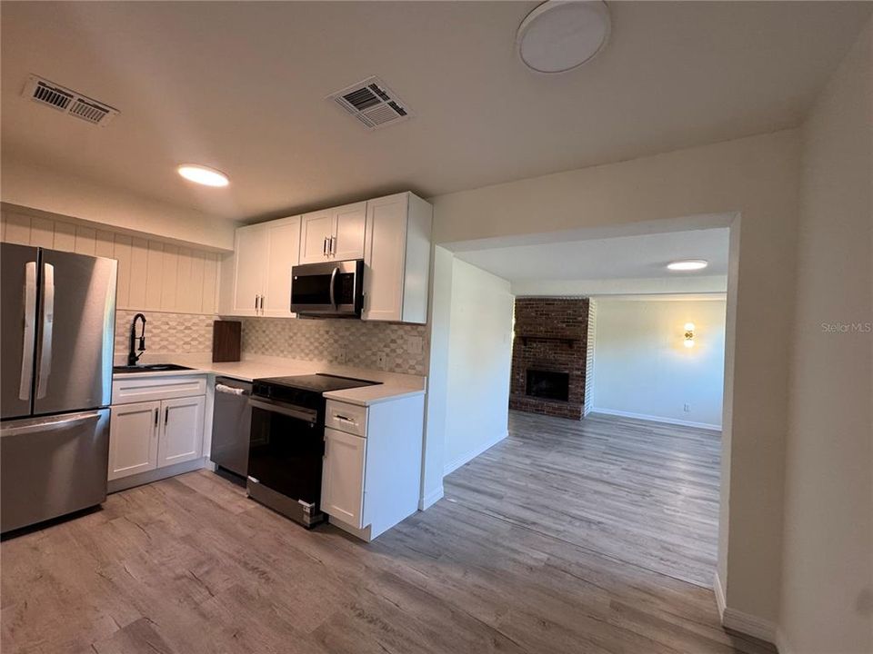 В аренду: $1,950 (3 спален, 1 ванн, 1160 Квадратных фут)