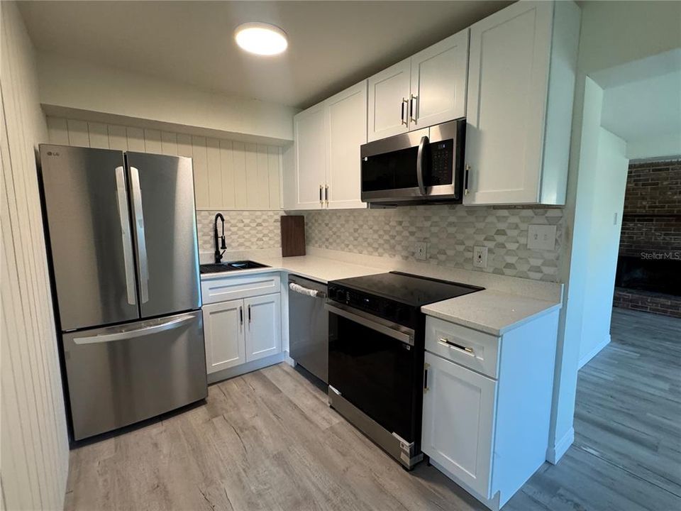 В аренду: $1,950 (3 спален, 1 ванн, 1160 Квадратных фут)