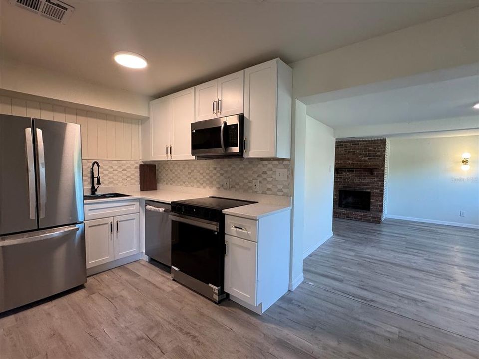 В аренду: $1,950 (3 спален, 1 ванн, 1160 Квадратных фут)