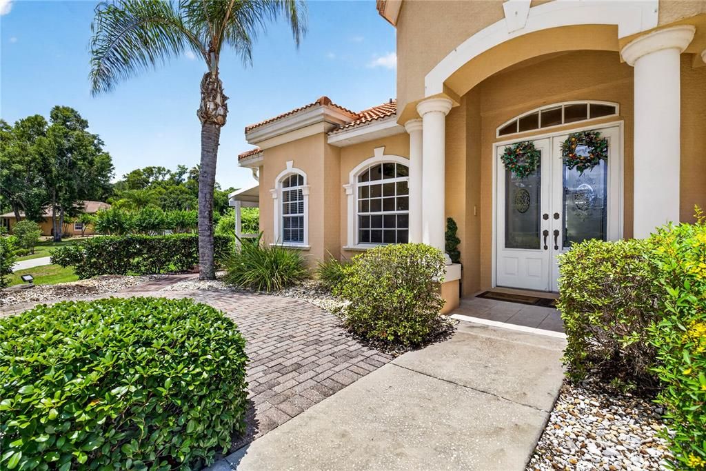 En Venta: $749,900 (4 camas, 3 baños, 2656 Pies cuadrados)