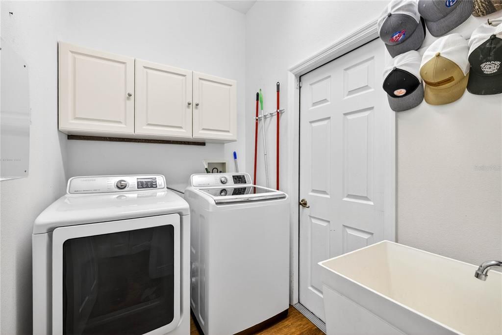 En Venta: $749,900 (4 camas, 3 baños, 2656 Pies cuadrados)