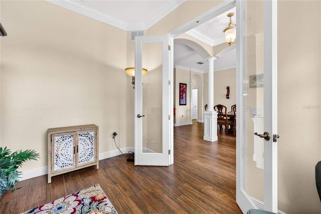En Venta: $749,900 (4 camas, 3 baños, 2656 Pies cuadrados)