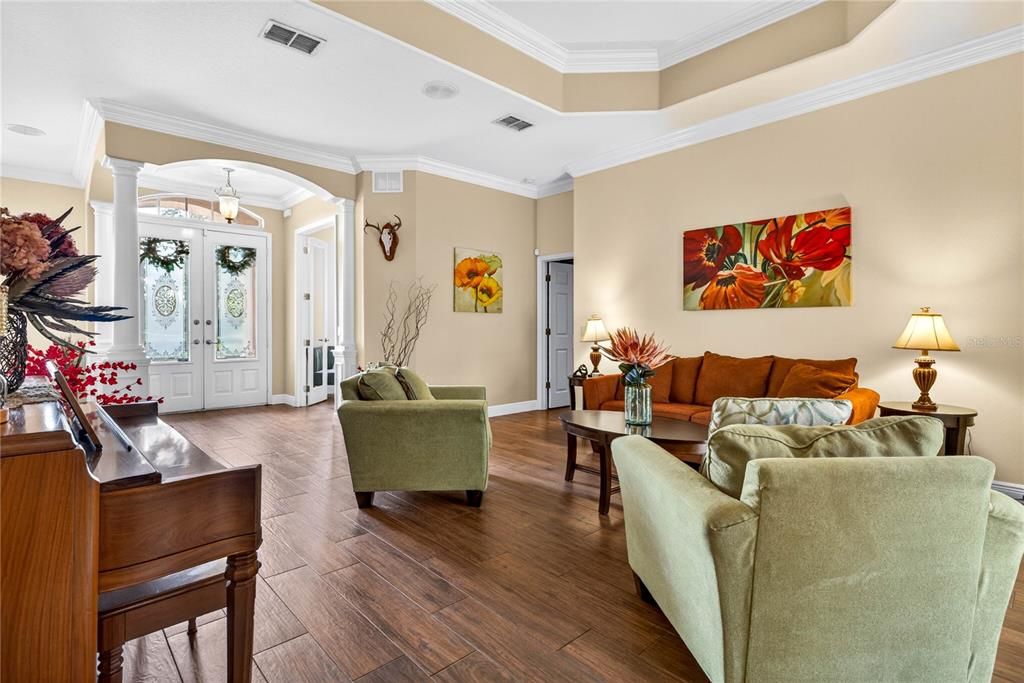 En Venta: $749,900 (4 camas, 3 baños, 2656 Pies cuadrados)