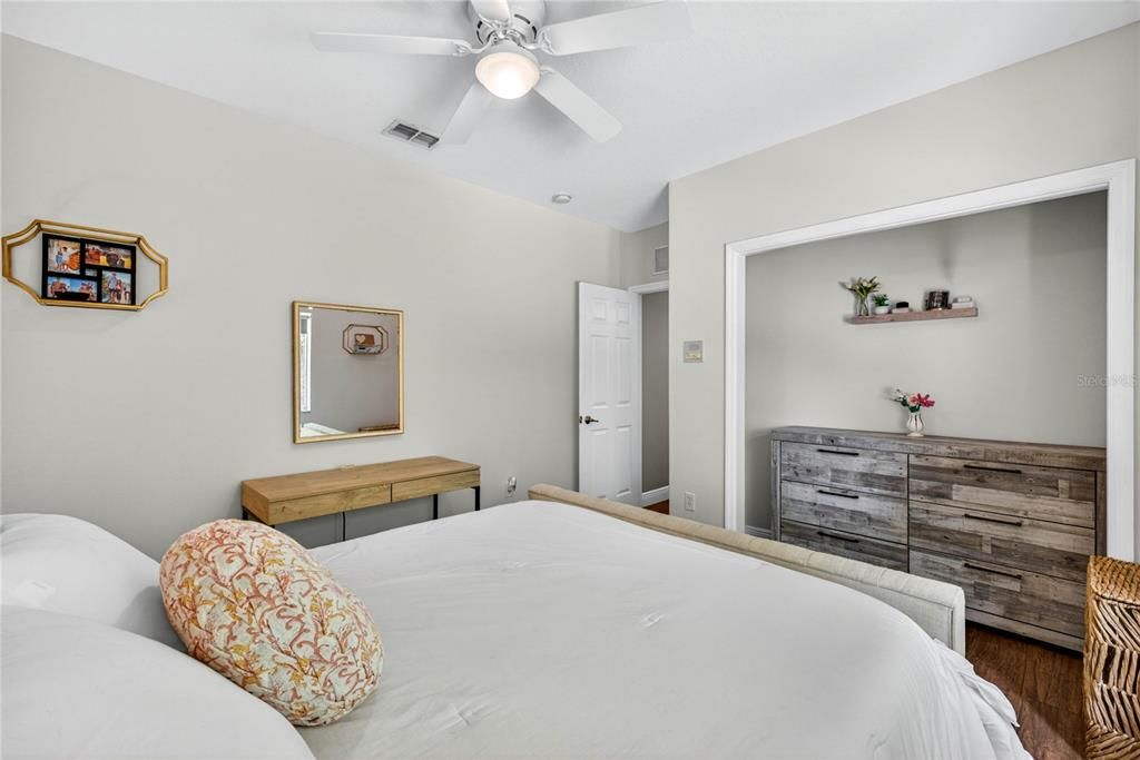 En Venta: $749,900 (4 camas, 3 baños, 2656 Pies cuadrados)