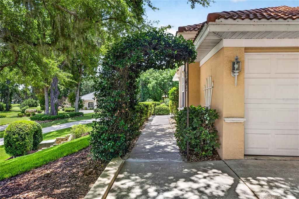 En Venta: $749,900 (4 camas, 3 baños, 2656 Pies cuadrados)