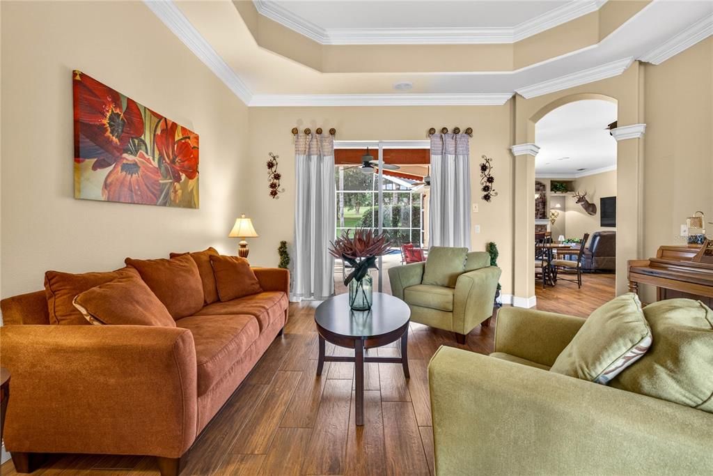 En Venta: $749,900 (4 camas, 3 baños, 2656 Pies cuadrados)
