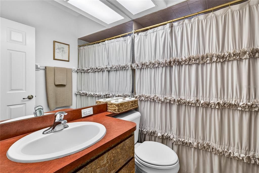 En Venta: $749,900 (4 camas, 3 baños, 2656 Pies cuadrados)