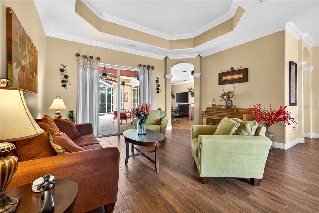 En Venta: $749,900 (4 camas, 3 baños, 2656 Pies cuadrados)