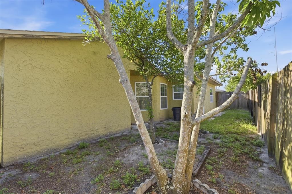 For Sale: $294,000 (3 beds, 2 baths, 1400 Square Feet)