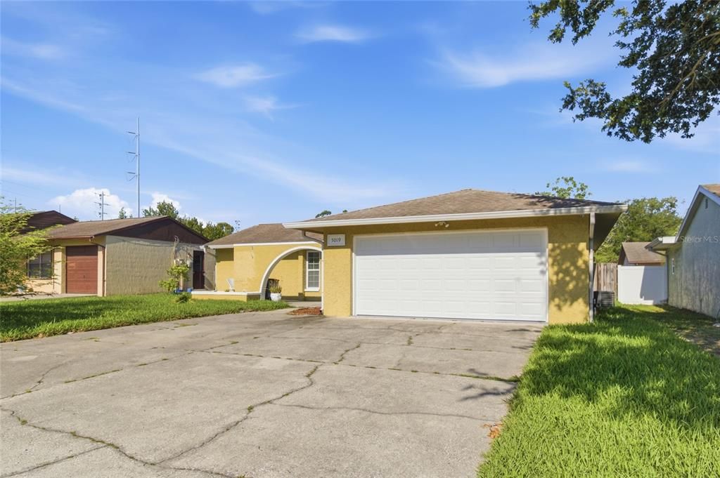 For Sale: $294,000 (3 beds, 2 baths, 1400 Square Feet)