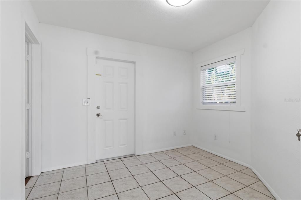 For Sale: $294,000 (3 beds, 2 baths, 1400 Square Feet)