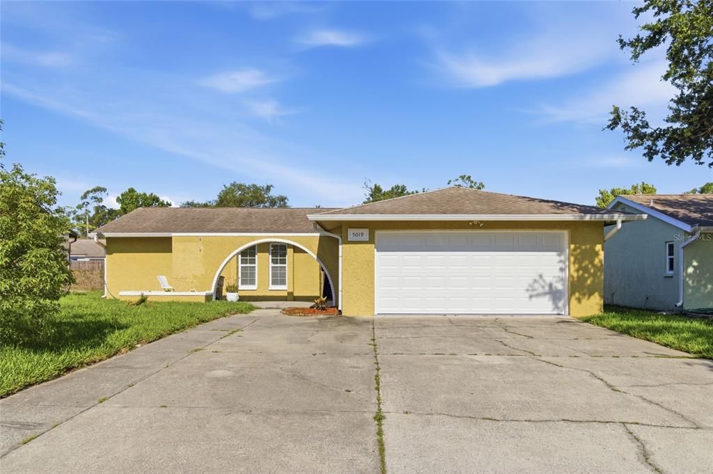 For Sale: $294,000 (3 beds, 2 baths, 1400 Square Feet)