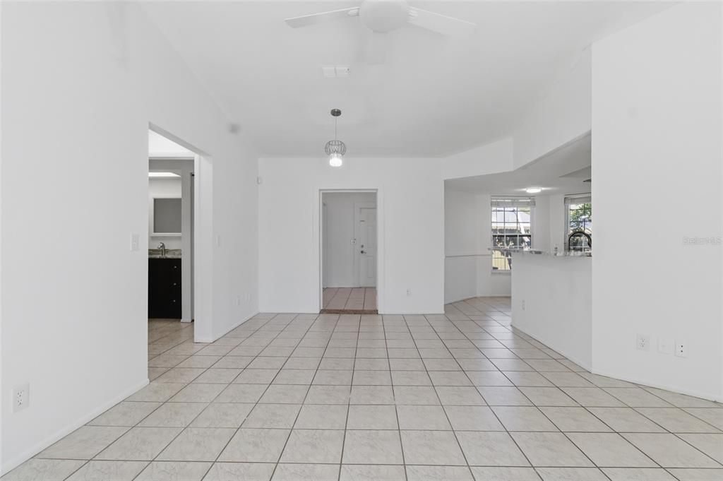 For Sale: $294,000 (3 beds, 2 baths, 1400 Square Feet)