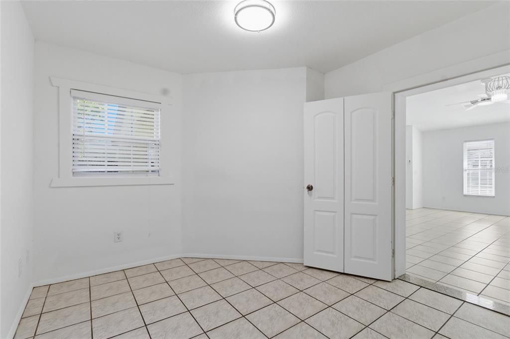 For Sale: $294,000 (3 beds, 2 baths, 1400 Square Feet)