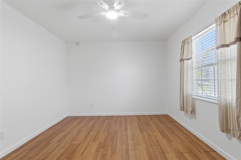 For Sale: $294,000 (3 beds, 2 baths, 1400 Square Feet)