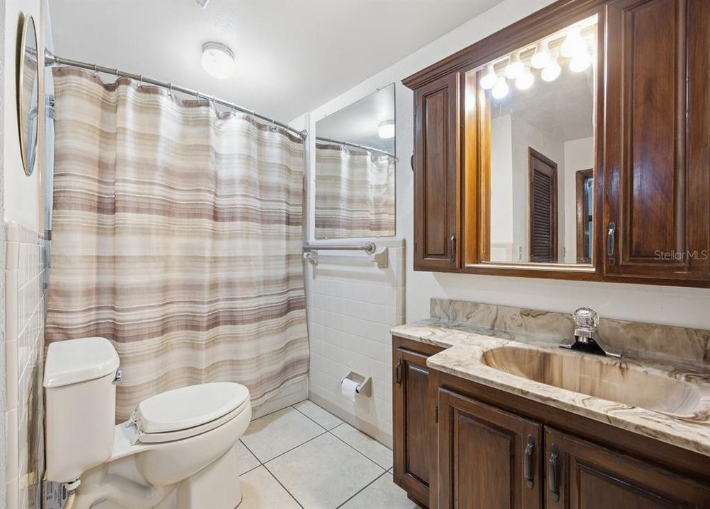 Active With Contract: $500,000 (3 beds, 2 baths, 1716 Square Feet)