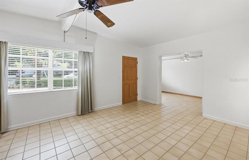 Active With Contract: $500,000 (3 beds, 2 baths, 1716 Square Feet)