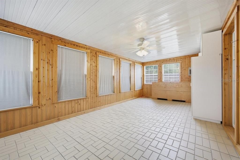 Active With Contract: $500,000 (3 beds, 2 baths, 1716 Square Feet)