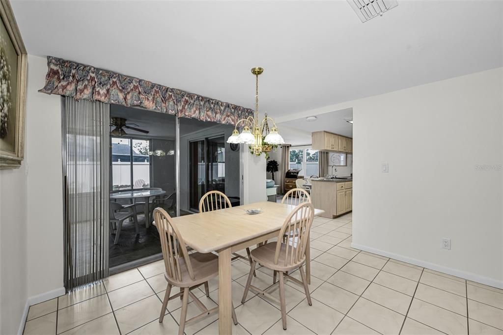 Active With Contract: $205,000 (2 beds, 2 baths, 1260 Square Feet)