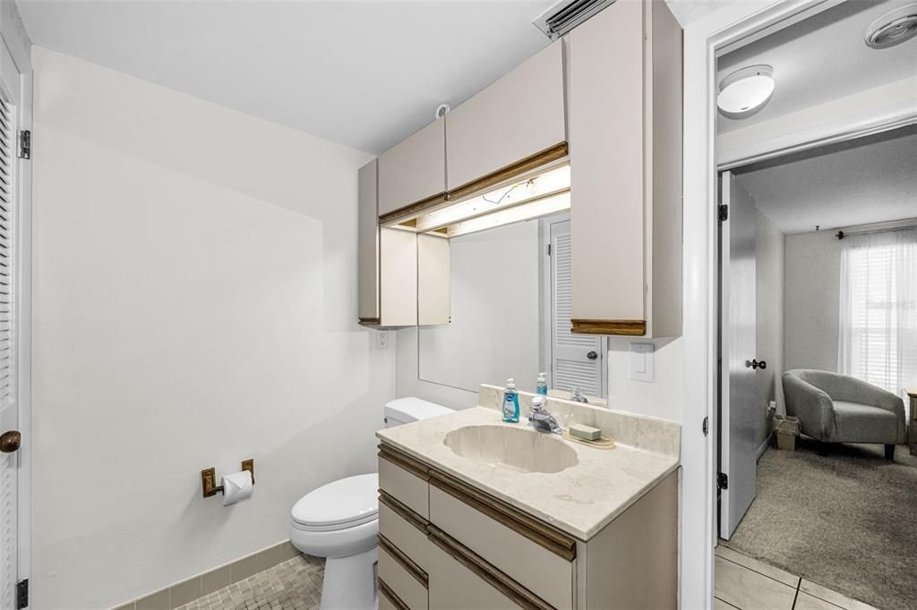 Active With Contract: $205,000 (2 beds, 2 baths, 1260 Square Feet)