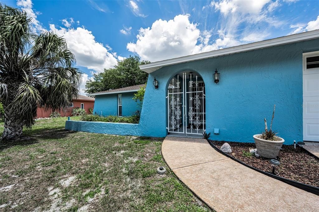 Active With Contract: $205,000 (2 beds, 2 baths, 1260 Square Feet)