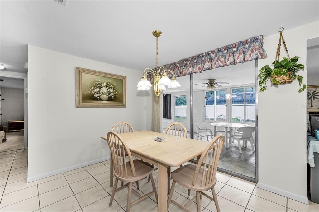 Active With Contract: $205,000 (2 beds, 2 baths, 1260 Square Feet)