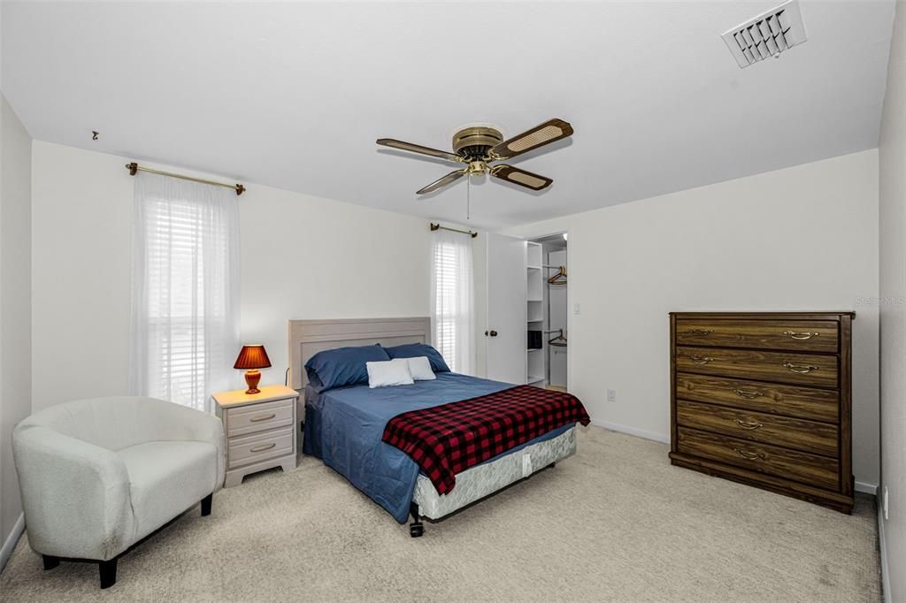 Active With Contract: $205,000 (2 beds, 2 baths, 1260 Square Feet)