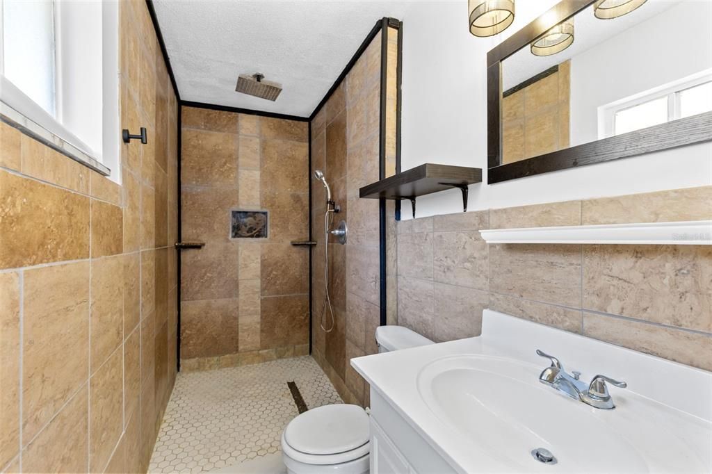 На продажу: $189,900 (2 спален, 2 ванн, 945 Квадратных фут)