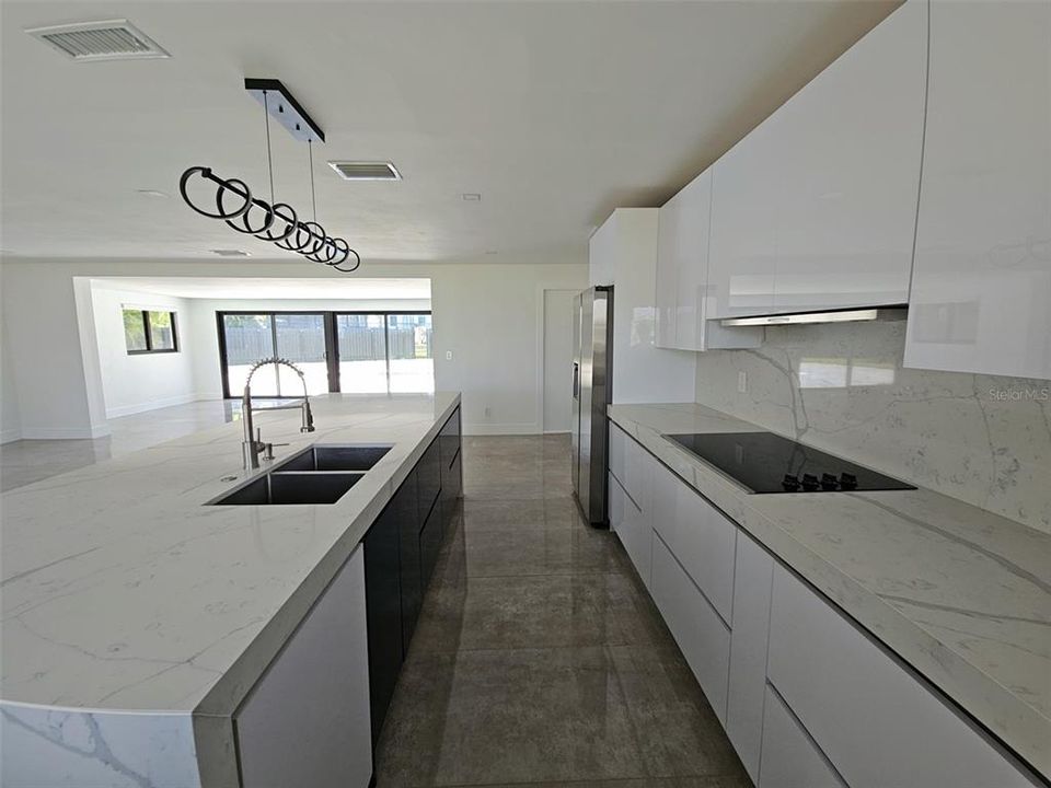 На продажу: $750,000 (3 спален, 2 ванн, 1681 Квадратных фут)