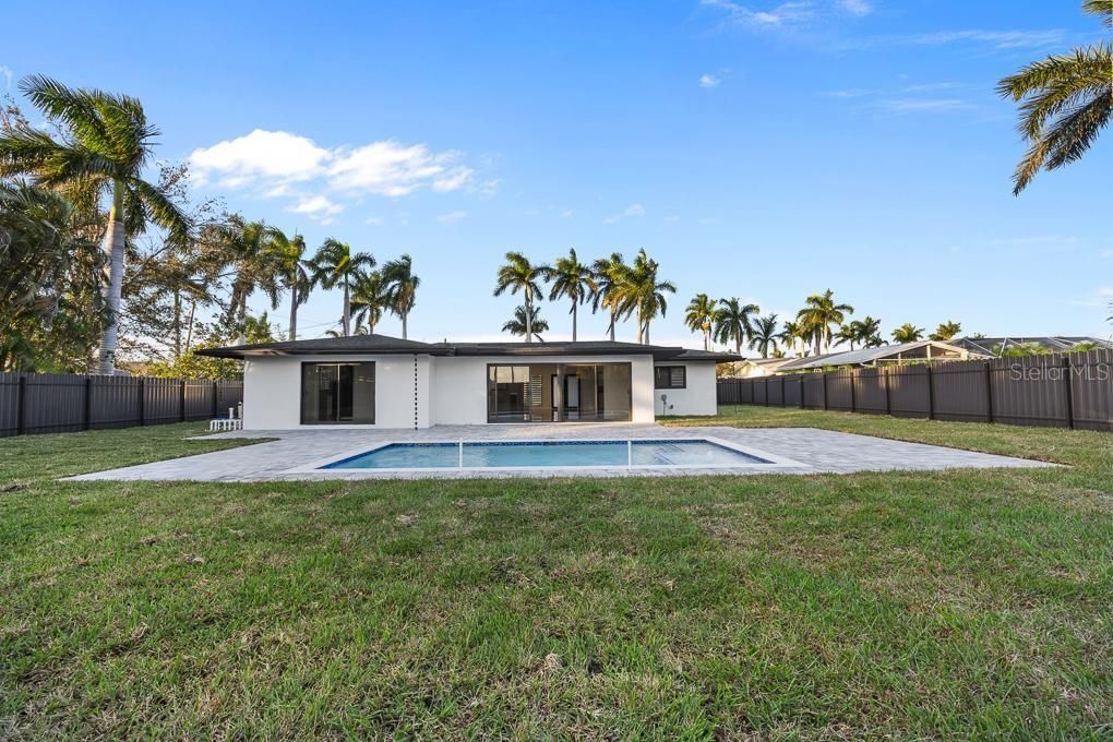 En Venta: $724,900 (3 camas, 2 baños, 1681 Pies cuadrados)