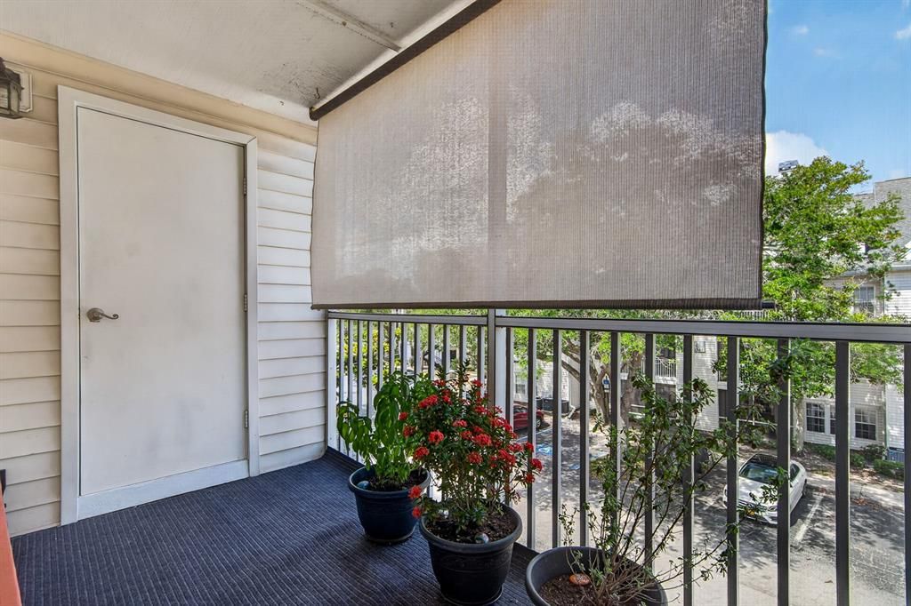 For Sale: $165,000 (1 beds, 1 baths, 1178 Square Feet)