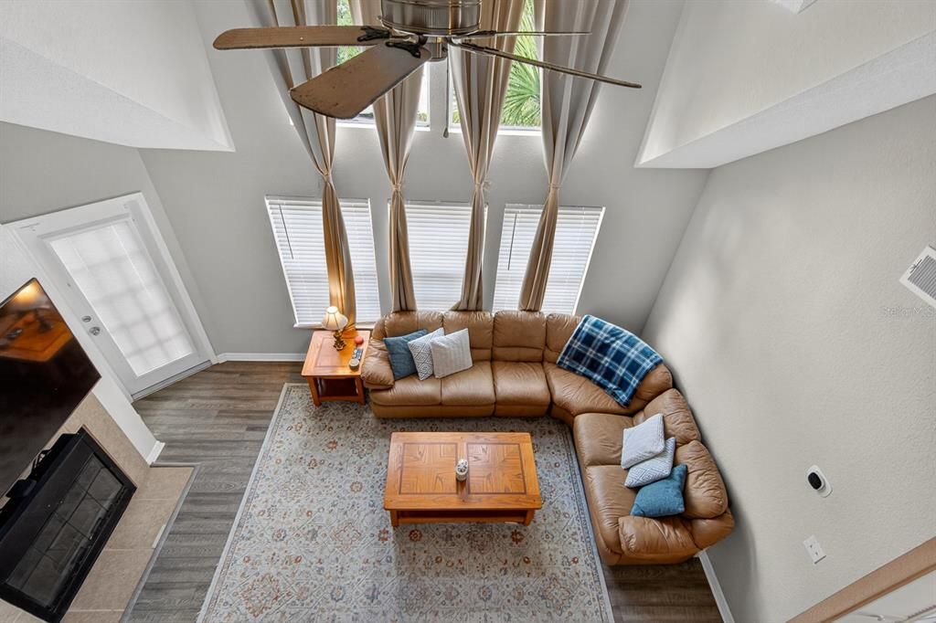 For Sale: $165,000 (1 beds, 1 baths, 1178 Square Feet)