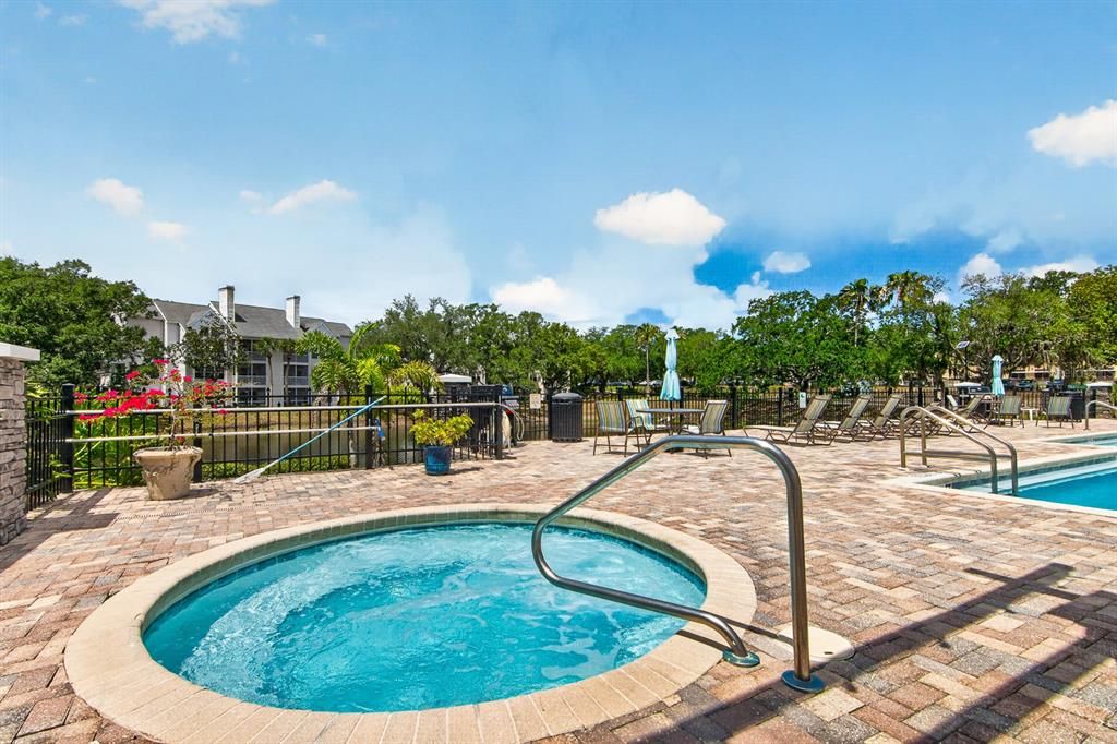 For Sale: $165,000 (1 beds, 1 baths, 1178 Square Feet)