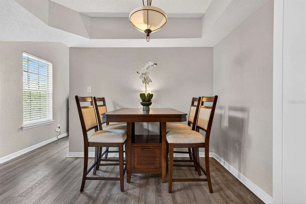 For Sale: $165,000 (1 beds, 1 baths, 1178 Square Feet)