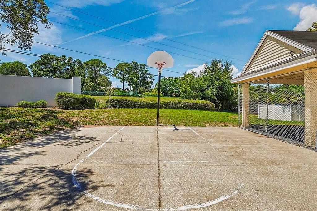 For Sale: $165,000 (1 beds, 1 baths, 1178 Square Feet)