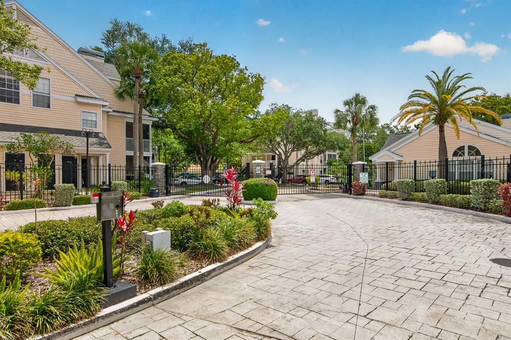 For Sale: $165,000 (1 beds, 1 baths, 1178 Square Feet)